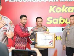 Kapolresta Barelang Terima Piagam Penghargaan dari Ketua DPRD Batam