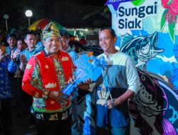 Festival Sungai Siak Resmi Ditutup Bupati Alfedri, Warga Dihibur Artis Malaysia Orkes Rojer Official