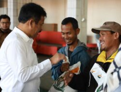 Muhammad Rudi Salurkan Cadangan Beras Pemerintah Kepada 6.178 KPM