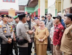 Pastikan Kesiapan Pemilu Aman, Bupati Kasmarni Tinjau TPS di Kecamatan Mandau