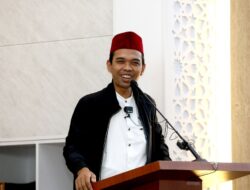 Ustadz Abdul Somad Isi Tausiyah di Masjid BJ Habibie BP Batam