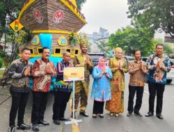 Bupati Kasmarni Hadiri Kirab Budaya, Sempena HUT ke-44 Dekranasda di Surakarta