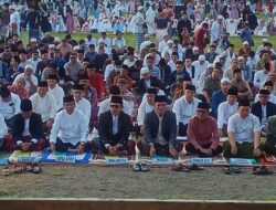 Wako Ahmadi dan Wawako Antos Shalat Idul Adha di Lapangan Merdeka