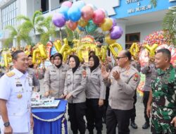 Polres Metro Jakarta Utara Berikan Kejutan HUT Kolinlamil ke-63