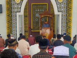 Ustad Minal Muslimin Jadi Khatib Jumat di Masjid Al Hidayah Pekanbaru