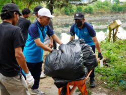 Program Green Employee Involvement, PLN Batam Gelar Aksi Bersih Sungai Bersama Masyarakat