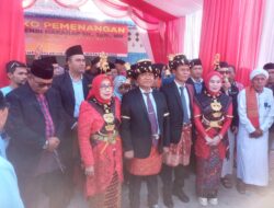Ribuan Warga Padangsidimpuan Antar Hapendi-Gempar Daftar ke KPU