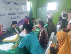 Pemerintahan Kecamatan Pamijahan Serahkan Akta Nikah Isbat Massal ke 49 Pasutri