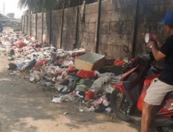Jelang Adipura, Sampah Masih Berserakan di Cengkareng Jakarta Barat
