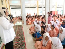 Kunjungi SMA Negeri 1 Bintan Utara, Marlin Motivasi Siswa Belajar Dengan Tekun