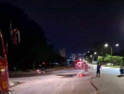 Pemkot Batam Bersihkan Jalan Pasca Banjir