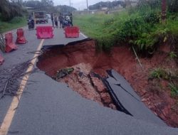 Jalan Lintas Riau-Sumbar di KM 90 Amblas