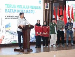 Wali Kota Batam Lantik Pengurus IPMKOB Pekanbaru