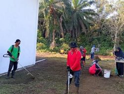 Pemdes Bantan Tua Gelar Jumat Bersih di Sekitar Masjid Al-Mu’minin