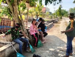Desa Damai Bersatu Gelar Gotong Royong Bulanan untuk Ciptakan Lingkungan Bersih