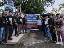 PT SLB Bersama LAMR dan Tameng Adat Bagikan Takjil kepada Masyarakat