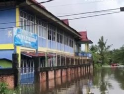 Belasan Sekolah di Pekanbaru Diliburkan Akibat Banjir