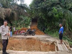 Curah Hujan Tinggi, Pangkal Jembatan Sungai Bawang Kuansing Ambles