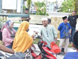PWI Bengkalis Berbagi Ratusan Paket Takjil untuk Masyarakat