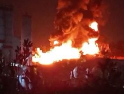 Kebakaran Hebat Landa Gudang di Kabil Batam, Api Berkobar Selama Tiga Jam