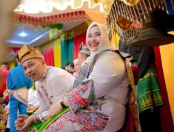 Pulang Dari Pelantikan dan Retreat, Bupati Kasmarni Disambut Meriah di Bumi Lancang Kuning