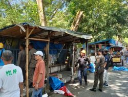 Puluhan Lapak PKL di Taman Kota Pekanbaru Dibongkar