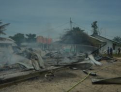 Diduga karena Konflik Lahan, Massa Bakar Pos Satpam dan Rumah Karyawan PT SSL di Siak