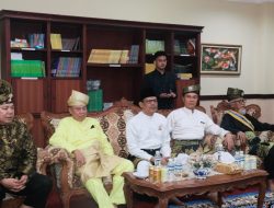 Amsakar dan Li Claudia Resmi Sandang Gelar Adat, DPRD Batam Ucapkan Tahniah