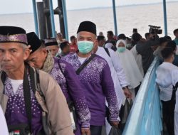 Bupati Bengkalis Sambut Kepulangan Jemaah Haji dengan Penuh Cinta
