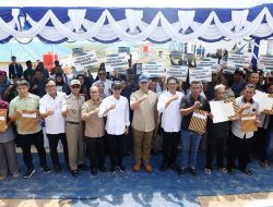 162 Warga Tanjung Banun Terima Sertifikat Hak Milik