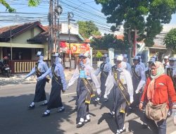 SMPN 1 Kayen Kidul Tampilkan Semangat dan Kekompakan dalam Lomba Gerak Jalan Tingkat Kabupaten Kediri