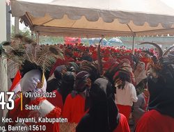 Peserta Karnaval Menahan Haus dan Lapar hingga Camat Jayanti Datang