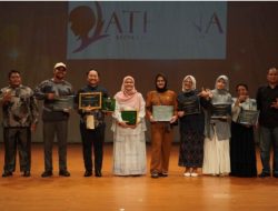 English Communication Awards 2025, Mahasiswa Fikom Umri Tampil All Out