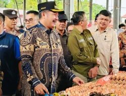 Bupati Kerinci Tinjau Harga Sembako di Pasar Senen