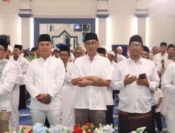 Pimpinan dan Anggota DPRD Batam Hadiri Istighosah dan Doa Bersama di Masjid Agung