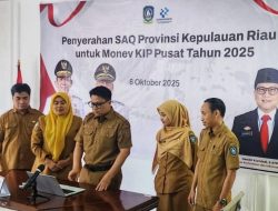 Diskominfo Kepri Serahkan Dokumen SAQ sebagai Wujud Komitmen Keterbukaan Informasi Publik