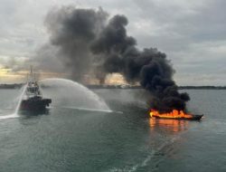 Kapal Motor Terbakar di Selat Riau, Nahkoda dan Awak Hilang