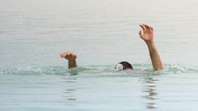 Nelayan di Meranti Hilang Dihantam Gelombang Tinggi