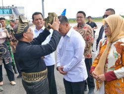 Gubernur Ansar Dampingi Menteri Wihaji Tinjau Pelayanan KB Gratis di Tanjungpinang