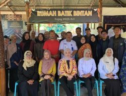 Mahasiswa KKN STIE Pembangunan Berdayakan Warga Desa Ekang Anculai Lewat Pelatihan Membatik