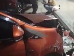 Mobil Kurir Narkoba Tabrak Ruko di Batam, Dua Pelaku Ditangkap