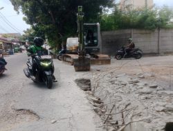 Jembatan Drainase di Jalan Letkol Hasan Basri Pekanbaru yang Dibongkar Kontraktor Kini Diperbaiki