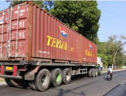 Truk Kontainer Bikin Macet di Tanjungpinang, Perda Atur Jam Operasional Diusulkan
