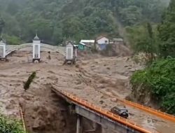 Banjir Bandang Padang Panjang Telan Belasan Korban, Dua Personel Polda Riau Terseret