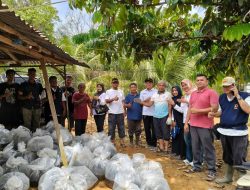 Petani Ikan Dharmasraya Terima Bantuan Bibit dan Pakan hingga Panen