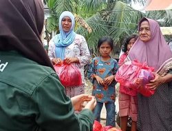 AWF dan LembAHtari Salurkan Bantuan untuk Korban Banjir Bandang Aceh Tamiang