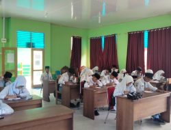 MAN 1 Natuna Terapkan Sistem Exambrowser dalam Ujian Sumatif Akhir Semester