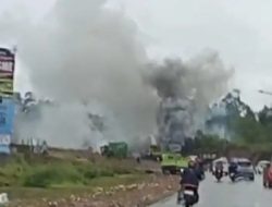 Mobil Terbakar di Dekat Southlink Batam, Lalu Lintas Sempat Terganggu
