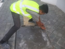 Antisipasi Rayap Besi, Penutup Lubang Trotoar di Pekanbaru Diganti Semen