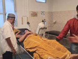 Tersengat Listrik Saat Memperbaiki Talang Air, Warga Amiria Bahagia Dilarikan ke RSUD Simeulue
